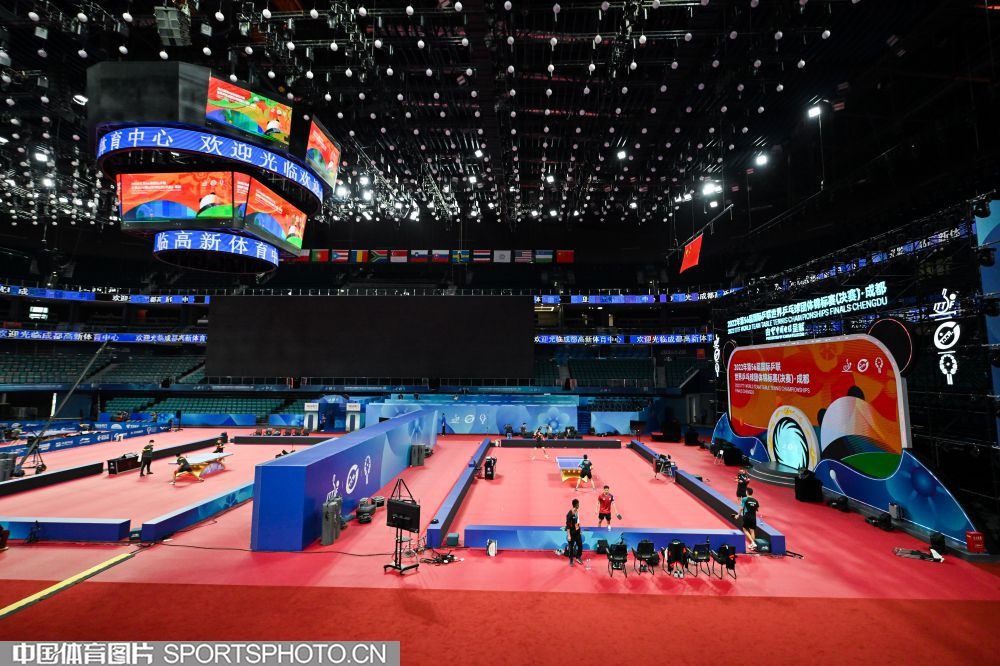 东契奇空砍39分詹姆斯29+9 湖人惨败黄蜂